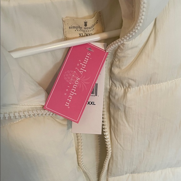 Simply southern cream Puffer Vest xl/xxl brand new - Picture 2 of 9